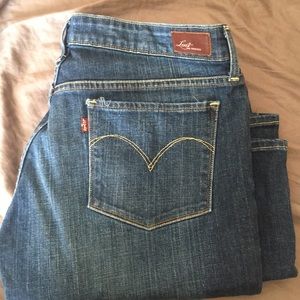 Levi’s slight curve skinny boot